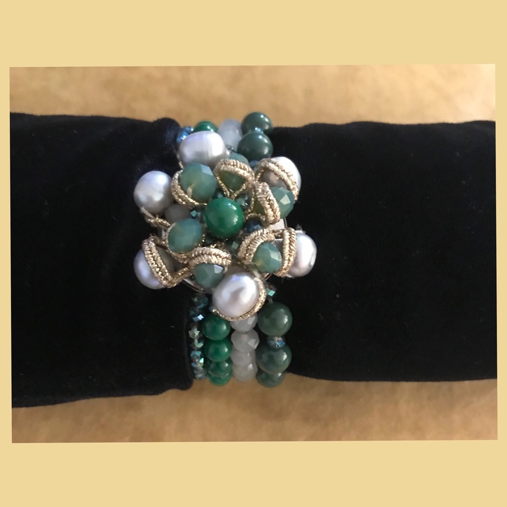 Beautiful beaded bracelet - Picture 3 of 3
